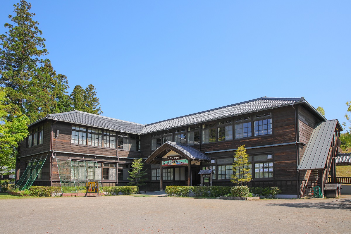やまびこ学校の画像です