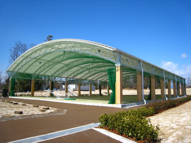 屋根付き広場の画像です
